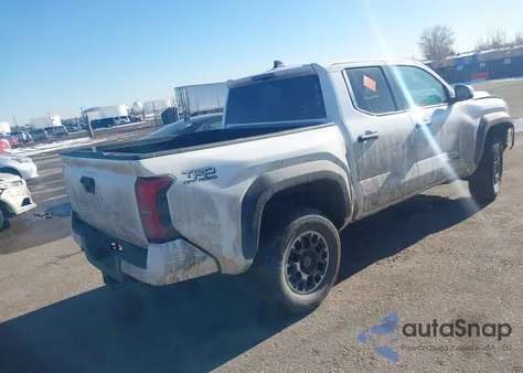 2024 Toyota Tacoma Double Cab z USA, uszkodzony, nr VIN 3TYLB5JN7RT002082